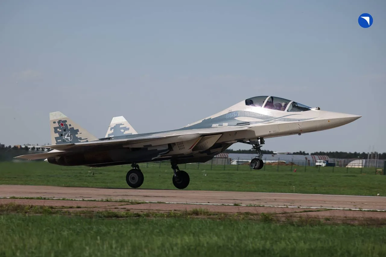 ✈️ Двухместный Су-57 впервые поднялся в небо  Двухместная версия истребителя пятого поколения Су-57 