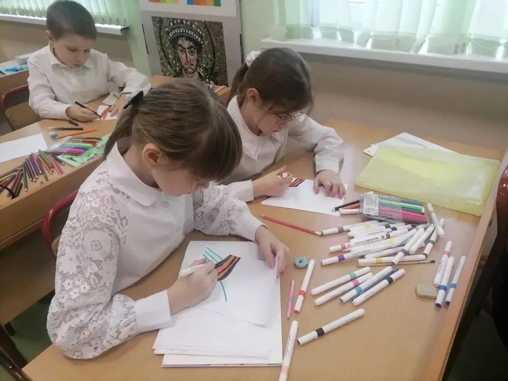 Акция «Открытки ко Дню Победы. Поддерживаем наших героев!  Наши ученики не остались в стороне! В пре