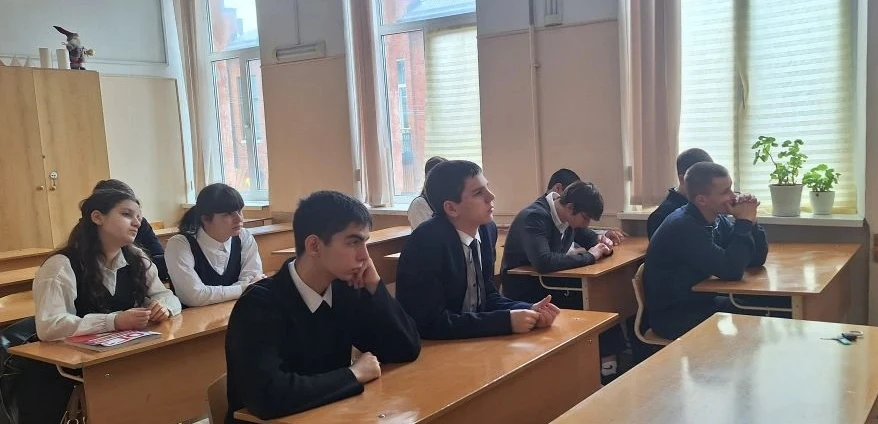 🎓 Наши выпускники – на встрече с министром!
Сегодня, 22 мая, ученики 11-х классов нашей школы приня
