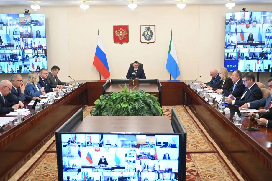 ☑️ Пять цистерн топлива придет в Советско-Гаванский и Ванинский районы на этой неделе
