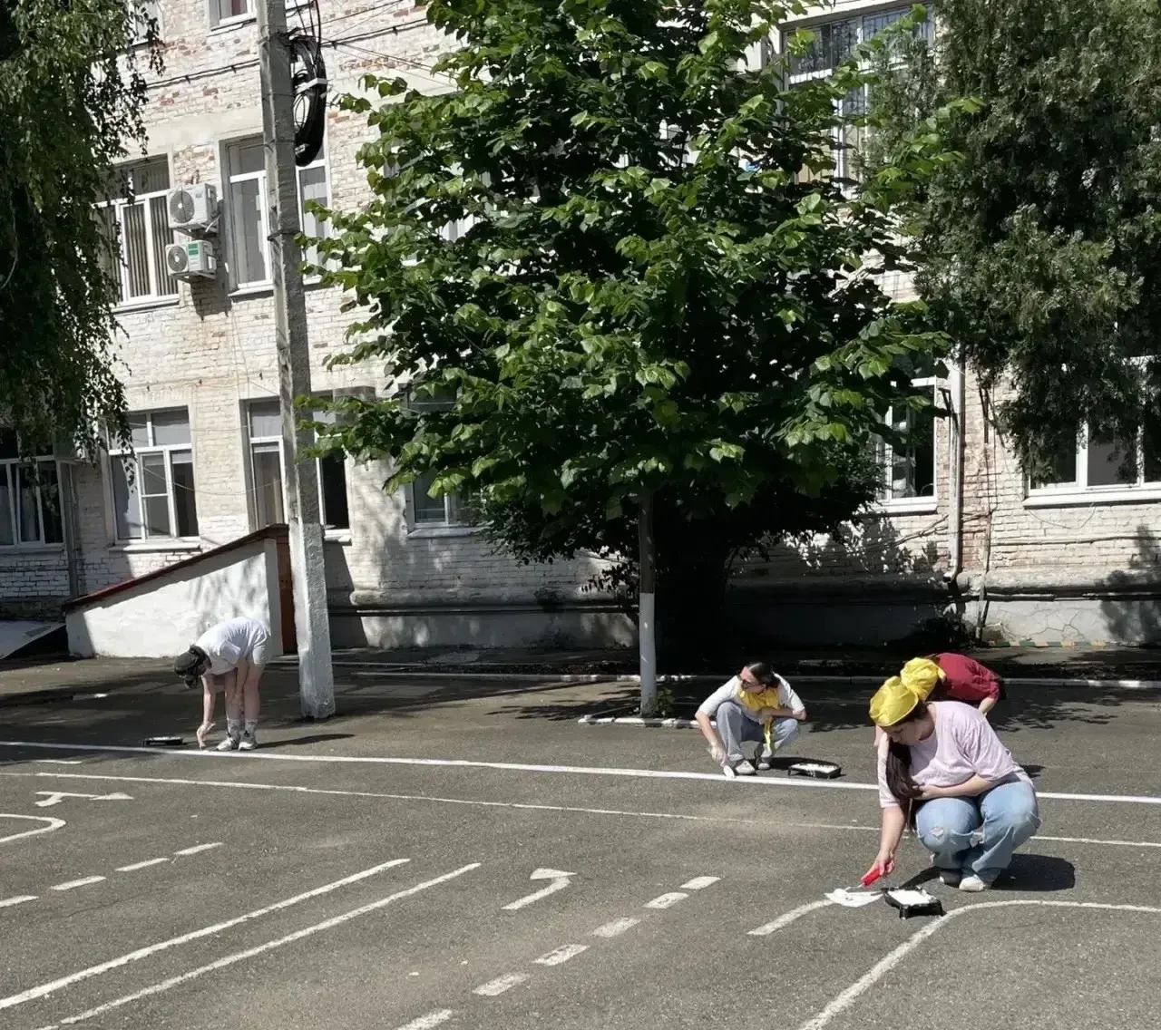 ✅Сегодня территория нашей гимназии превратилась в настоящую площадку дружбы, труда и заботы. Летний 