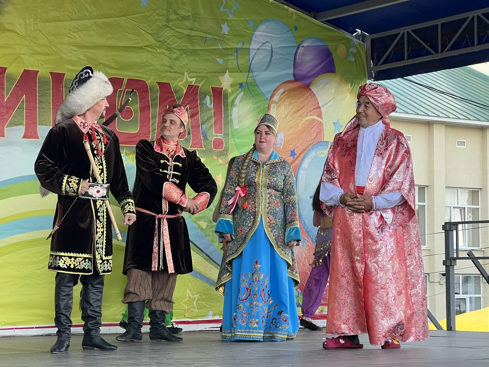 🎉 Счастье, солнце и традиции — на главной площади села!