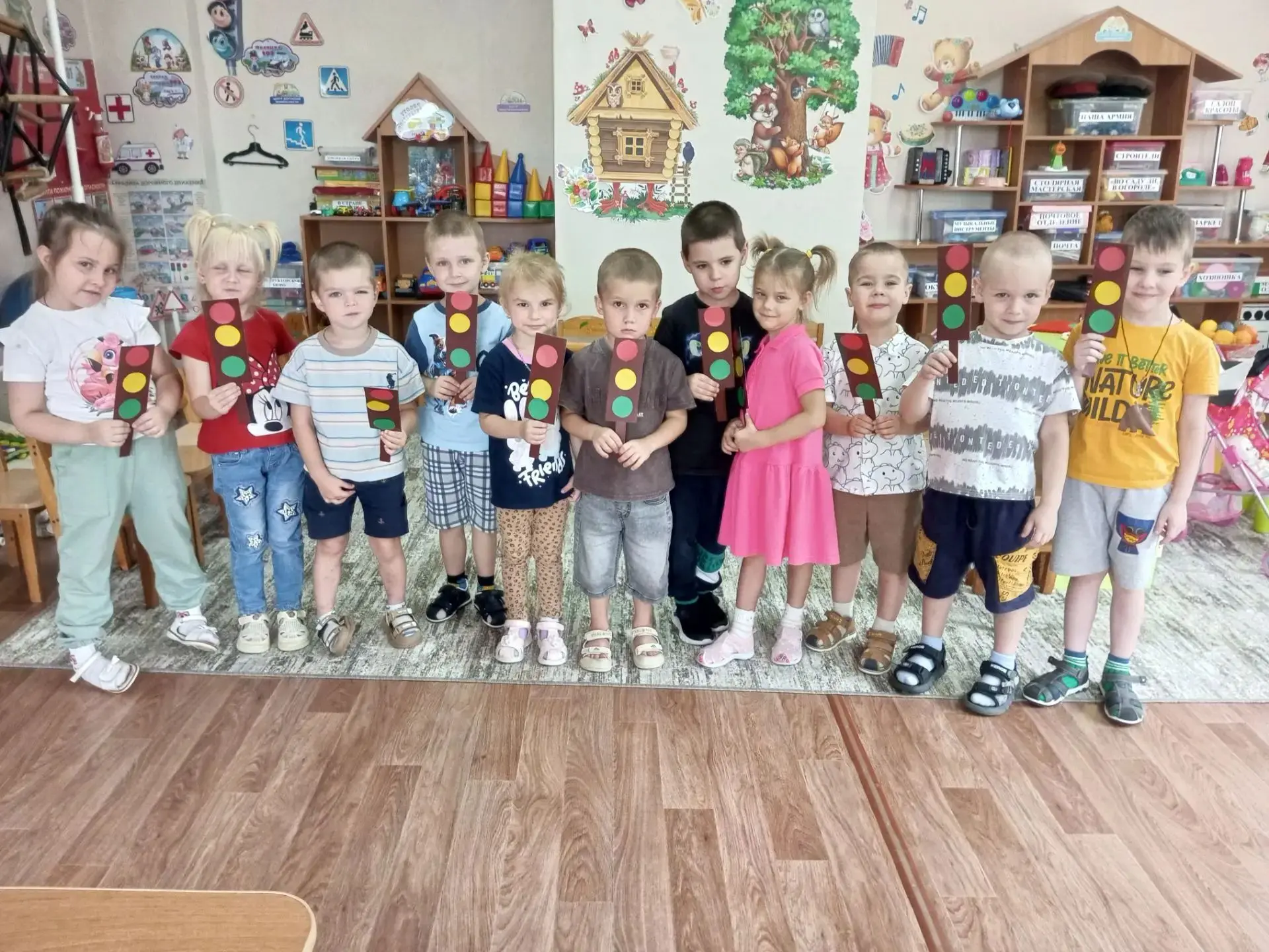 Сегодня в группе «Солнышко» ☀️ прошел яркий тематический день, посвященный Правилам дор...
