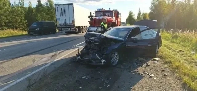 ❗️На трассе Южноуральск — Магнитогорск столкнулись «Мерседес» и фургон.