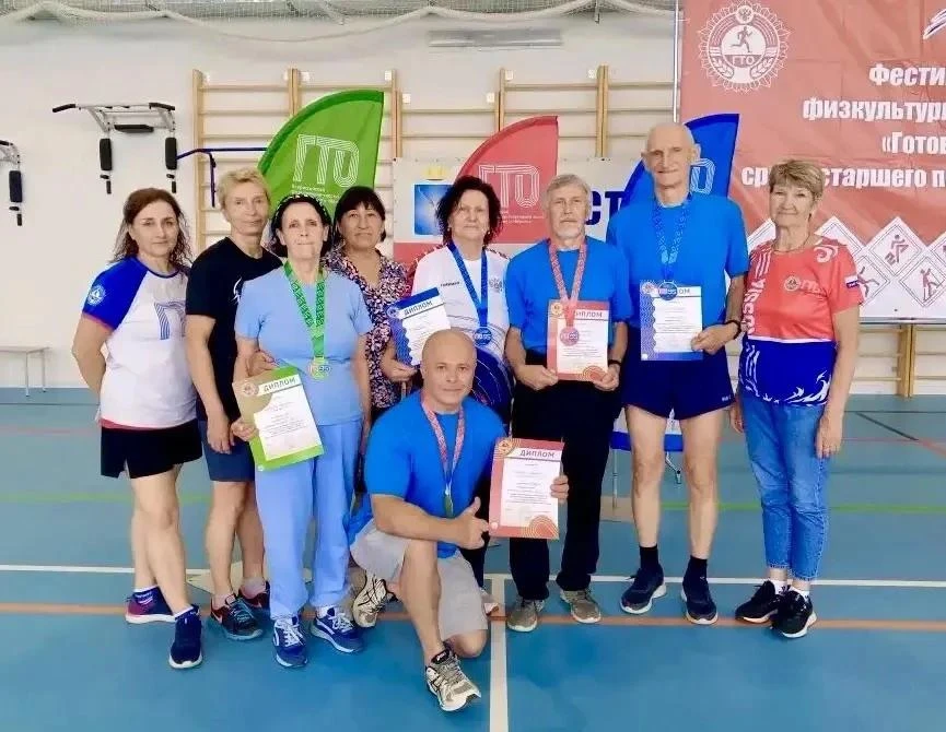 🏊Энгельсские спортсмены завоевали пять медалей в региональном этапе фестиваля ВФСК ГТО среди старше