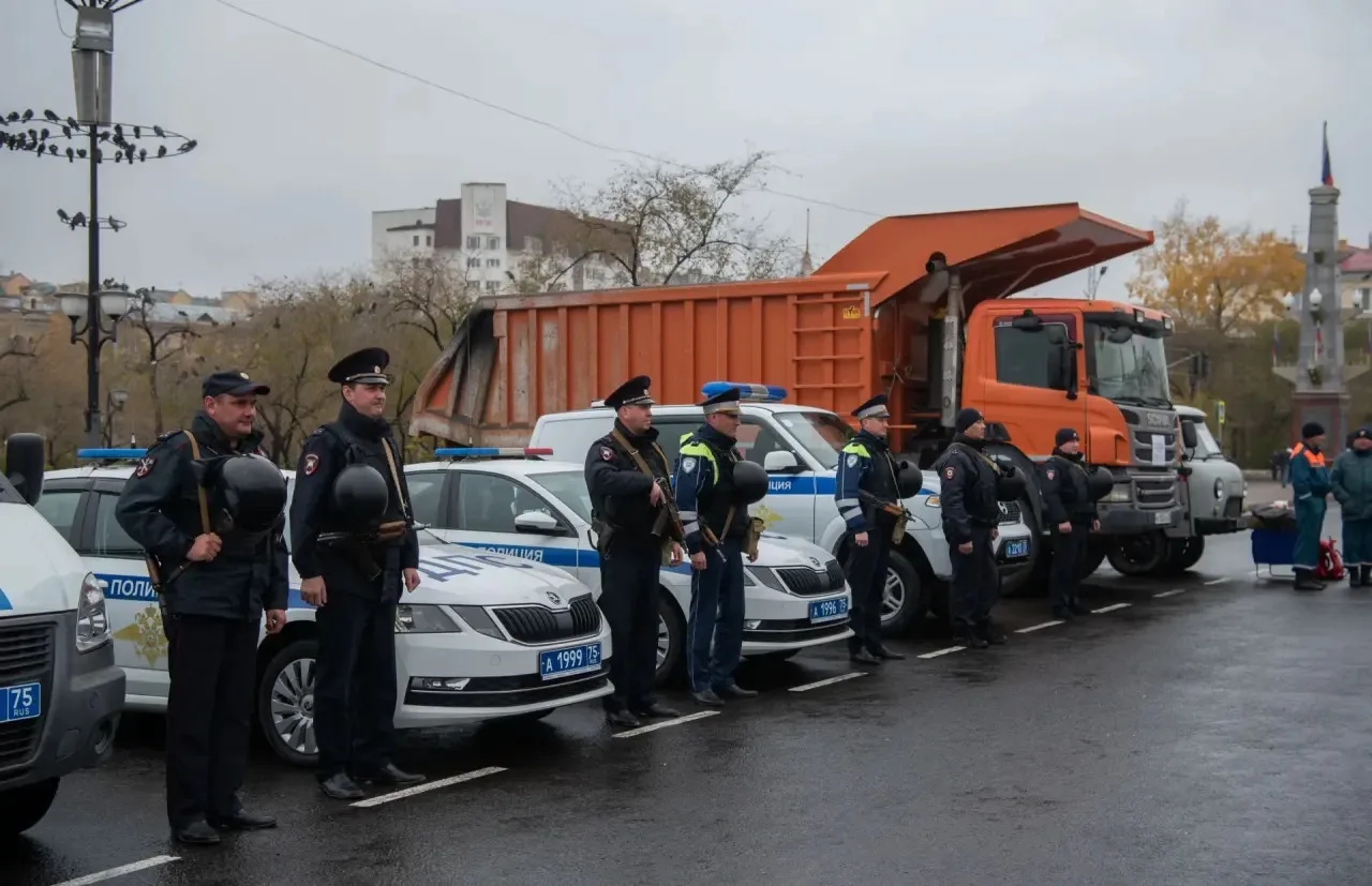 Полицейские приняли участие в смотре сил и средств гражданской обороны Забайкальского края