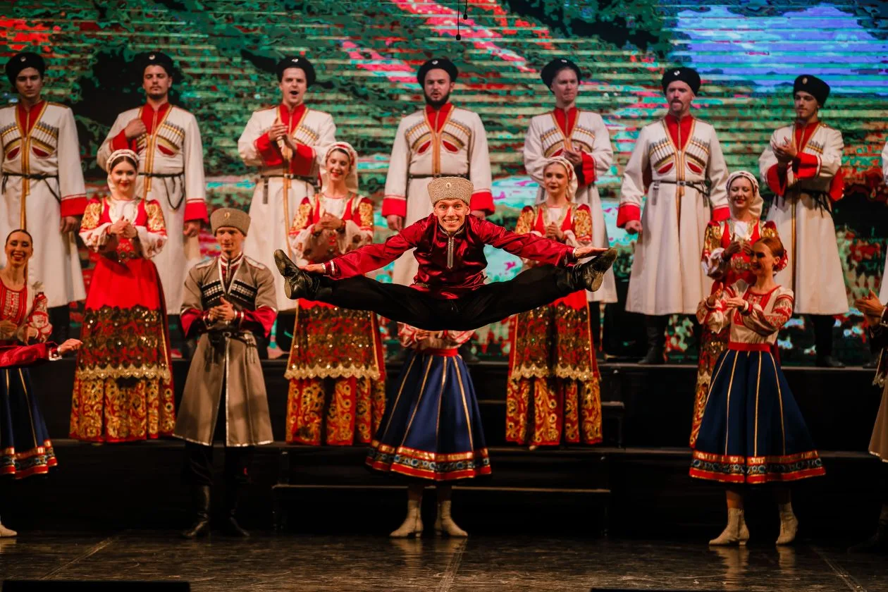 УДАЧИ, КУБАНЦЫ!  Всероссийский фестиваль-конкурс любительских творческих коллективов проводится Мини