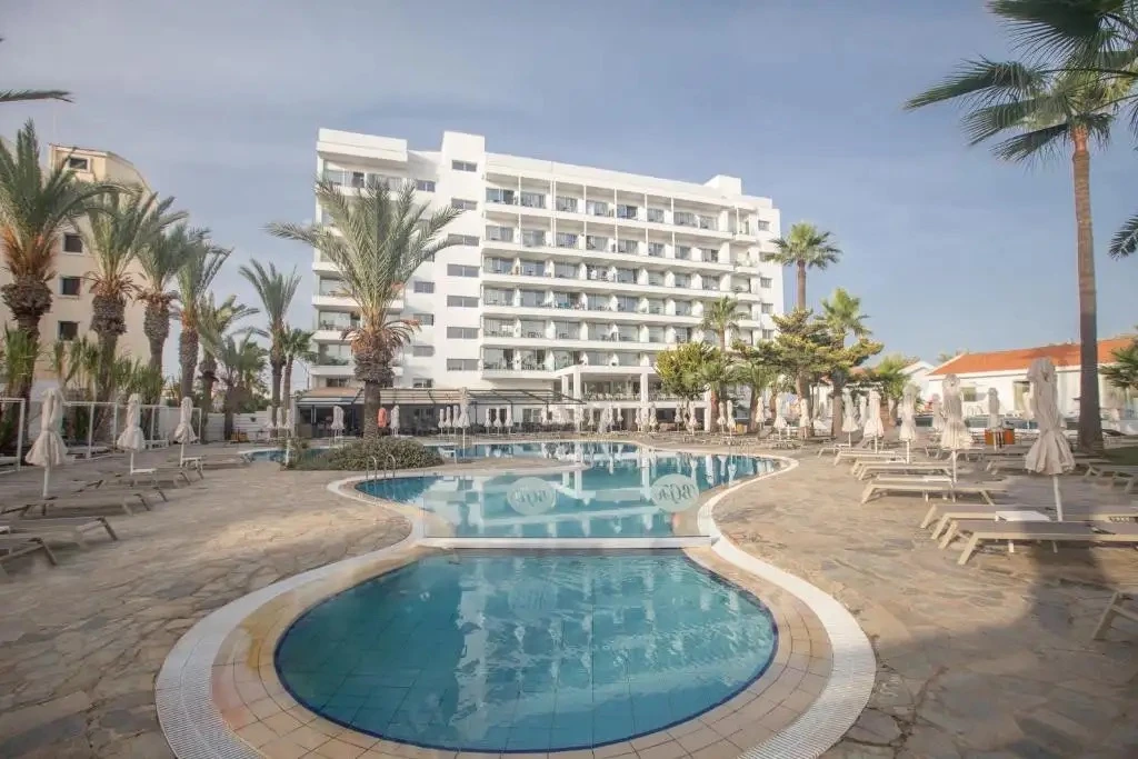 🌿 Bohemian Gardens Hotel 4: уютный уголок Кипра для спокойного отдыха*

Откройте для себя очаровани