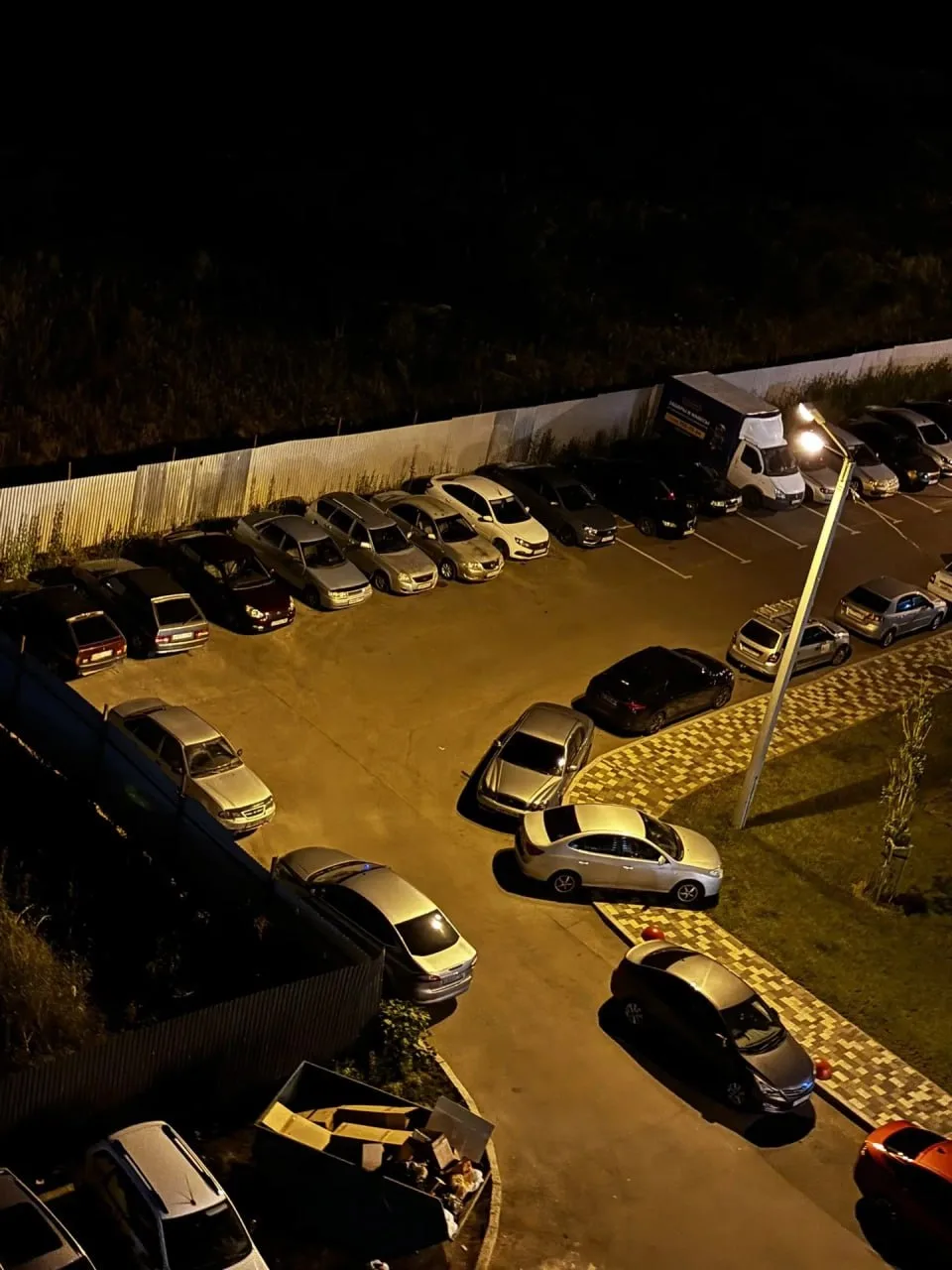 Новый вид парковки… в 21:10…Шидловского 28

Чат MAX | ВК | Канал ТГ