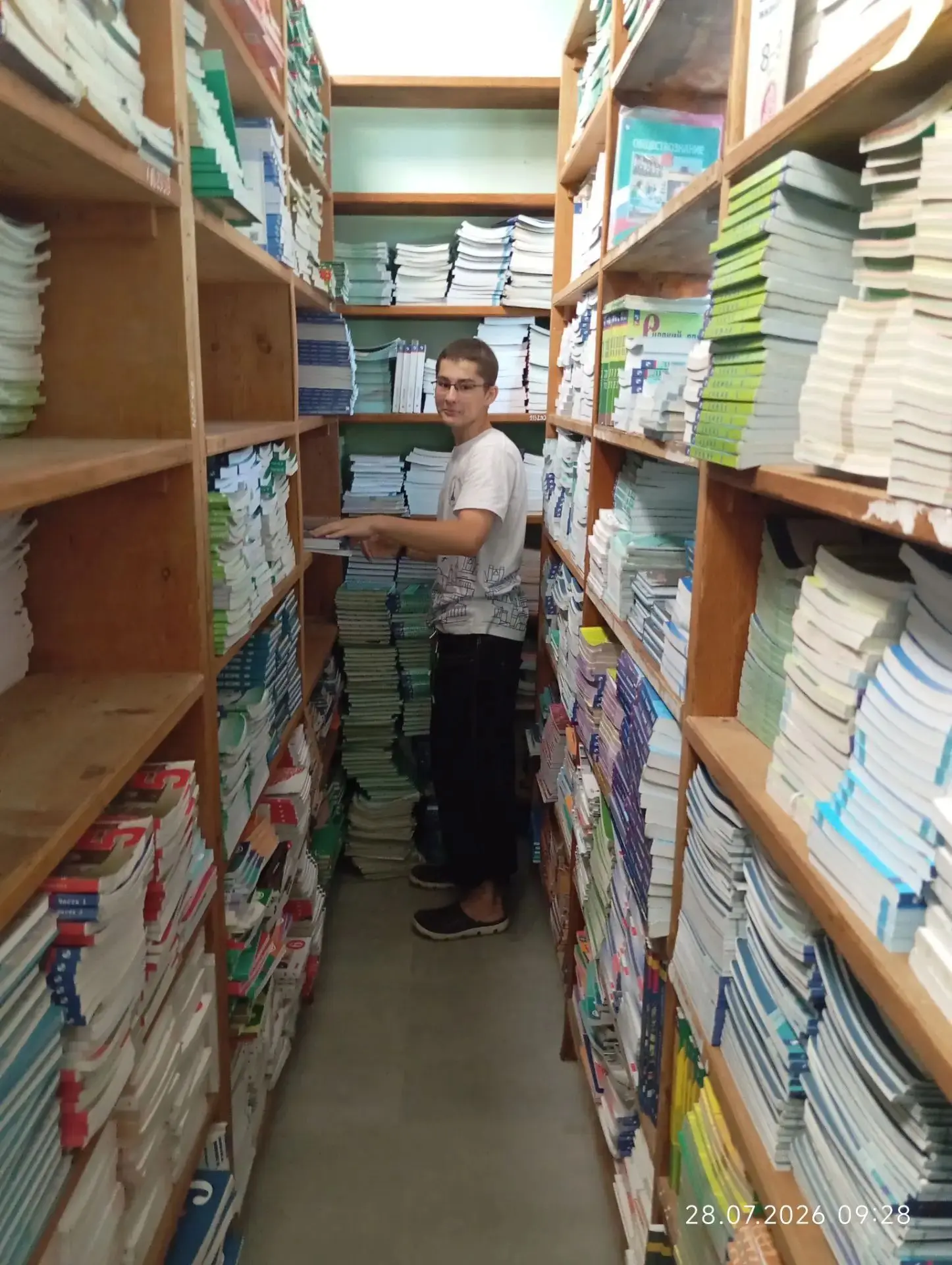 Книги в надежных руках: продолжение трудового десанта!

Друзья, мы продолжаем нашу рубрику о буднях 