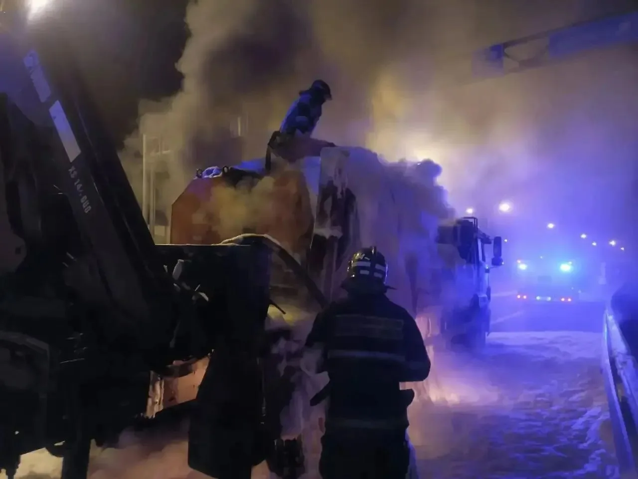 За прошедшие сутки подразделения территориального пожарно-спасательного гарнизона Ленин...