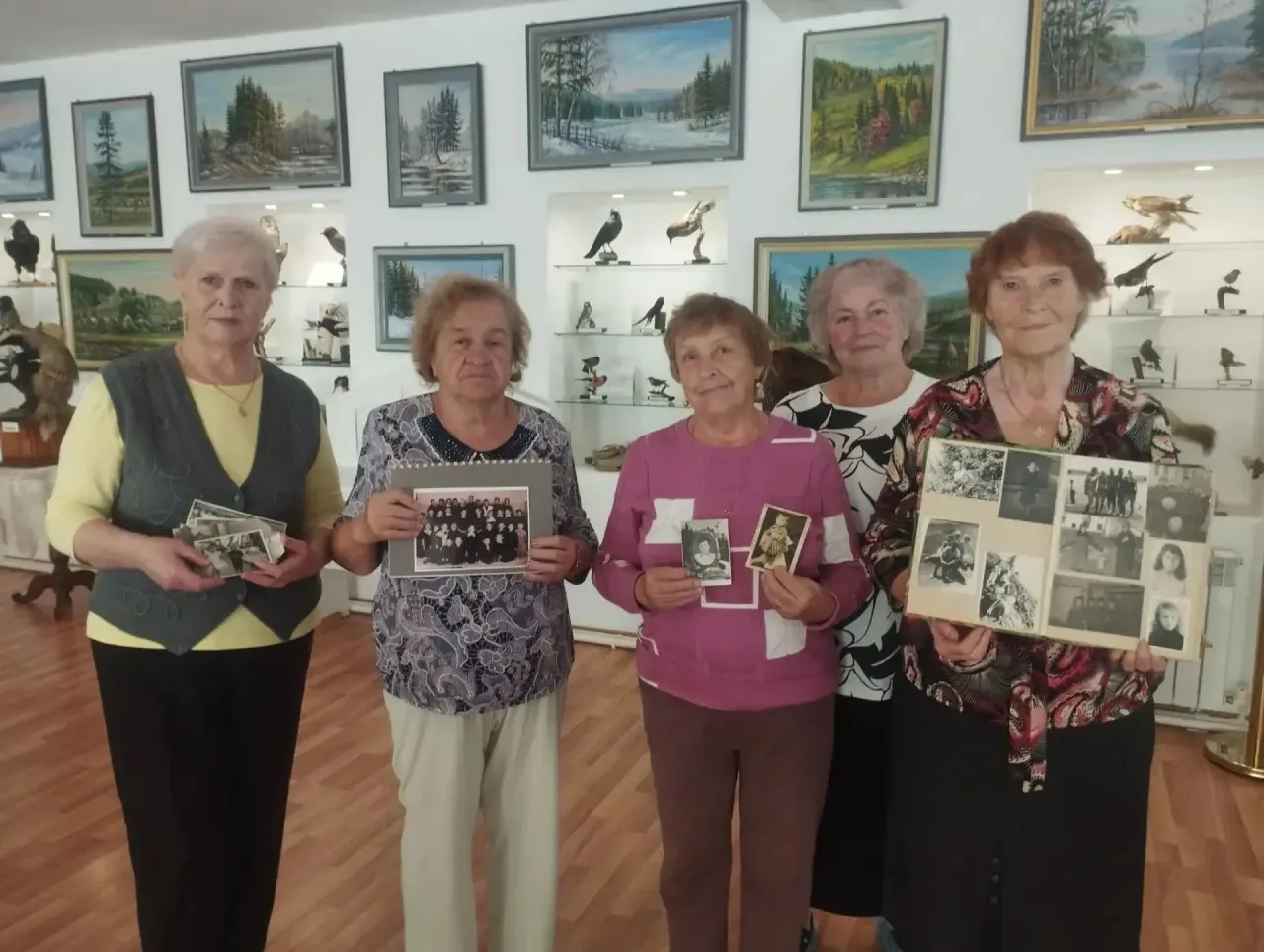 «Детство в фотографиях»: душевная встреча в Верхнесегинском краеведческом музее
