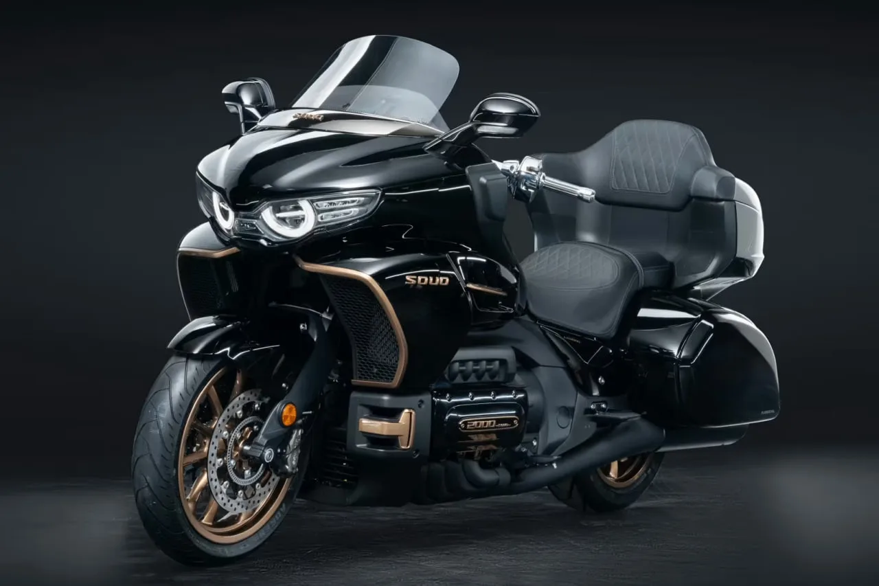 На замену Honda Gold Wing Great Wall Souo — первый в мире мотоцикл с горизонтально-оппозитным 8-цили