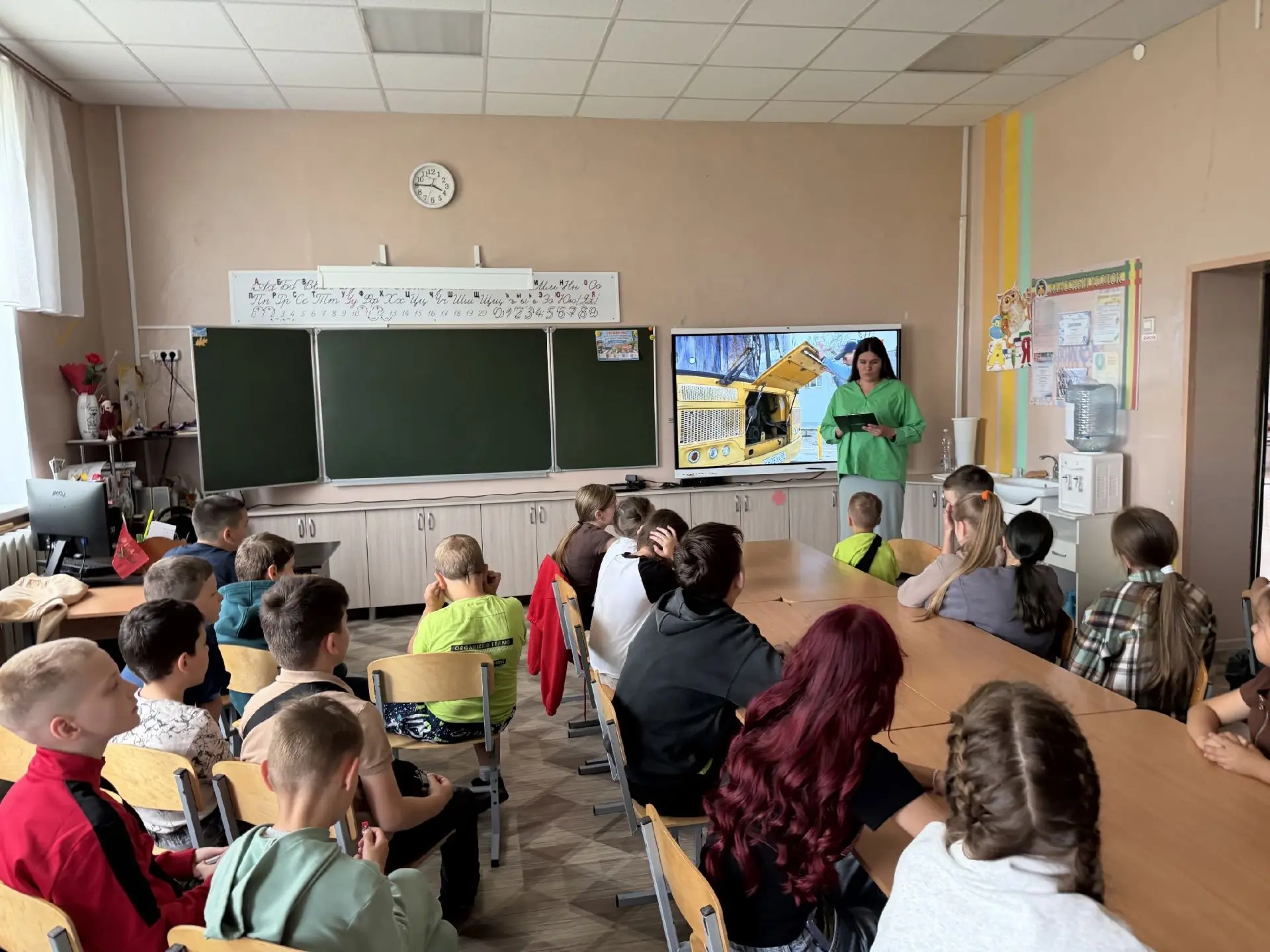 🇷🇺 День памяти и скорби в лагере «Чебурашка»

📆 Сегодня, 22 июня, в нашем пришкольном лагере прош