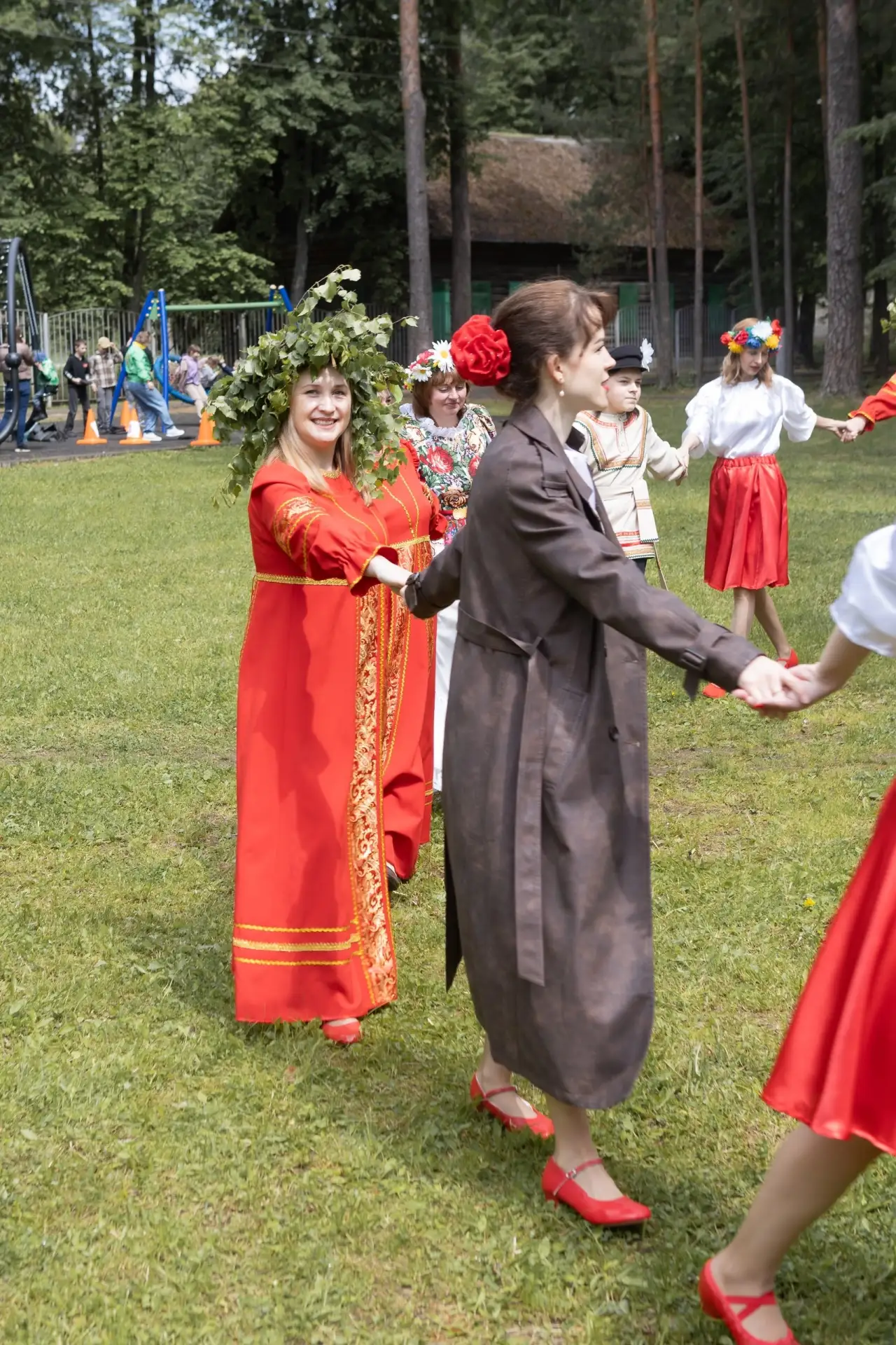 31 мая, в последний день весны, в Городском бору прошли традиционные народные Троицкие ...