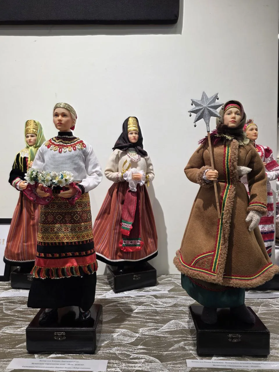 Вчера в Выставочном зале состоялось торжественное открытие XVIII ежегодной городской выставки декора