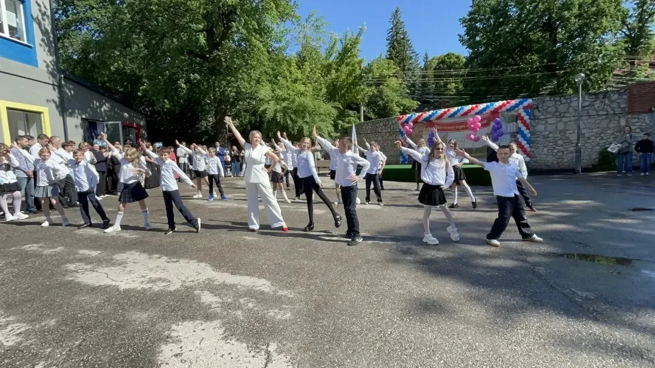 🎓 Феерия последнего звонка в АКАДЕМИИ! 🛎️
