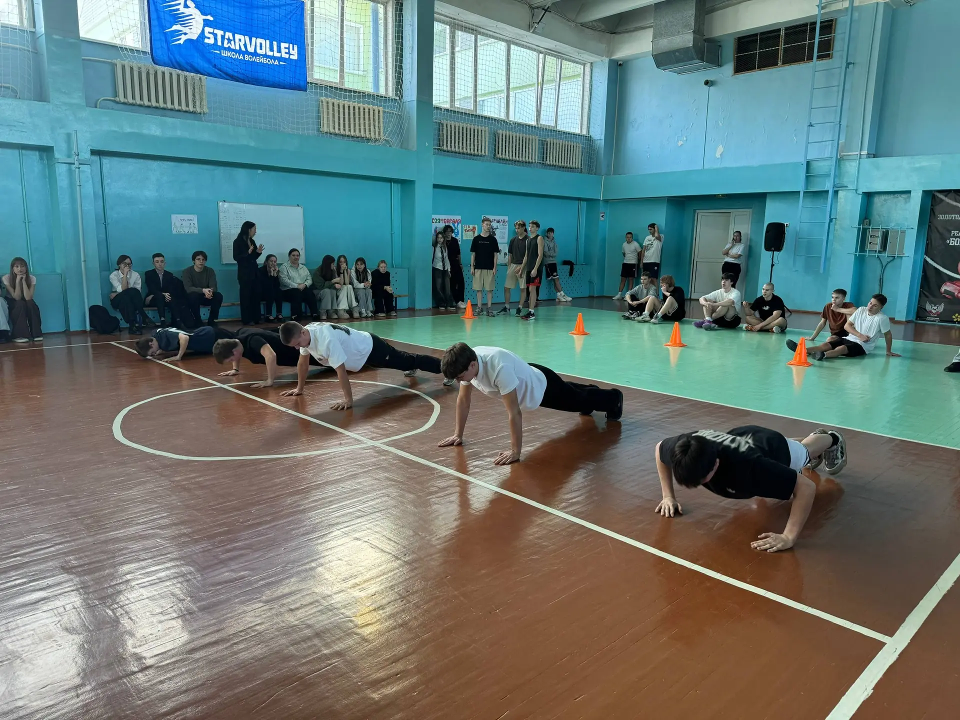 🏫Вчера в нашей школе прошла военно-спортивная игра «А ну-ка, парни!», посвященная Дню защитника Отеч