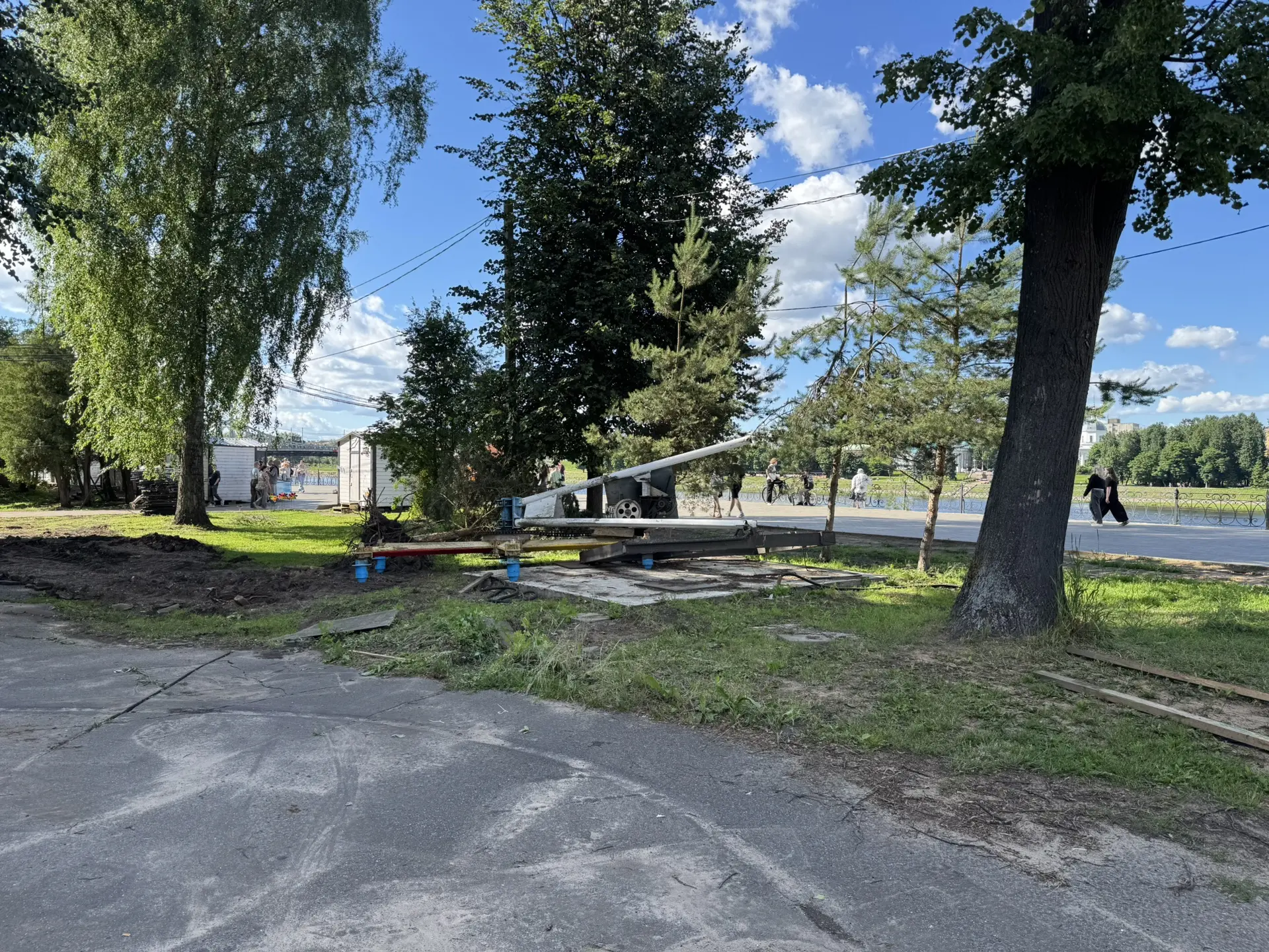 Городской сад готовят к закрытию.