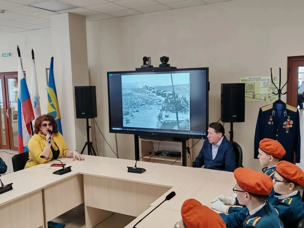 В преддверии 37-й годовщины вывода советских войск из Афганистана в МОБУ «Муринская СОШ № 6» состоял