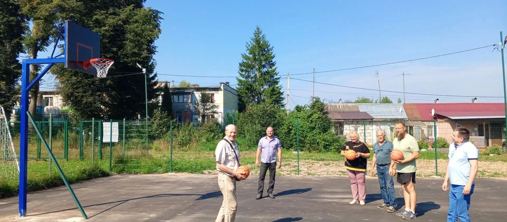 🏀 Отличные новости! Новая баскетбольная площадка готова! 🏀