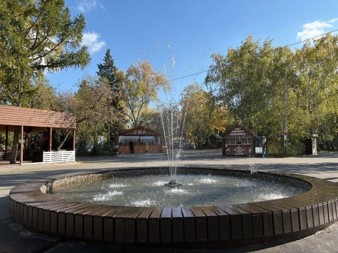 В омском парке открыли фонтан после ремонта