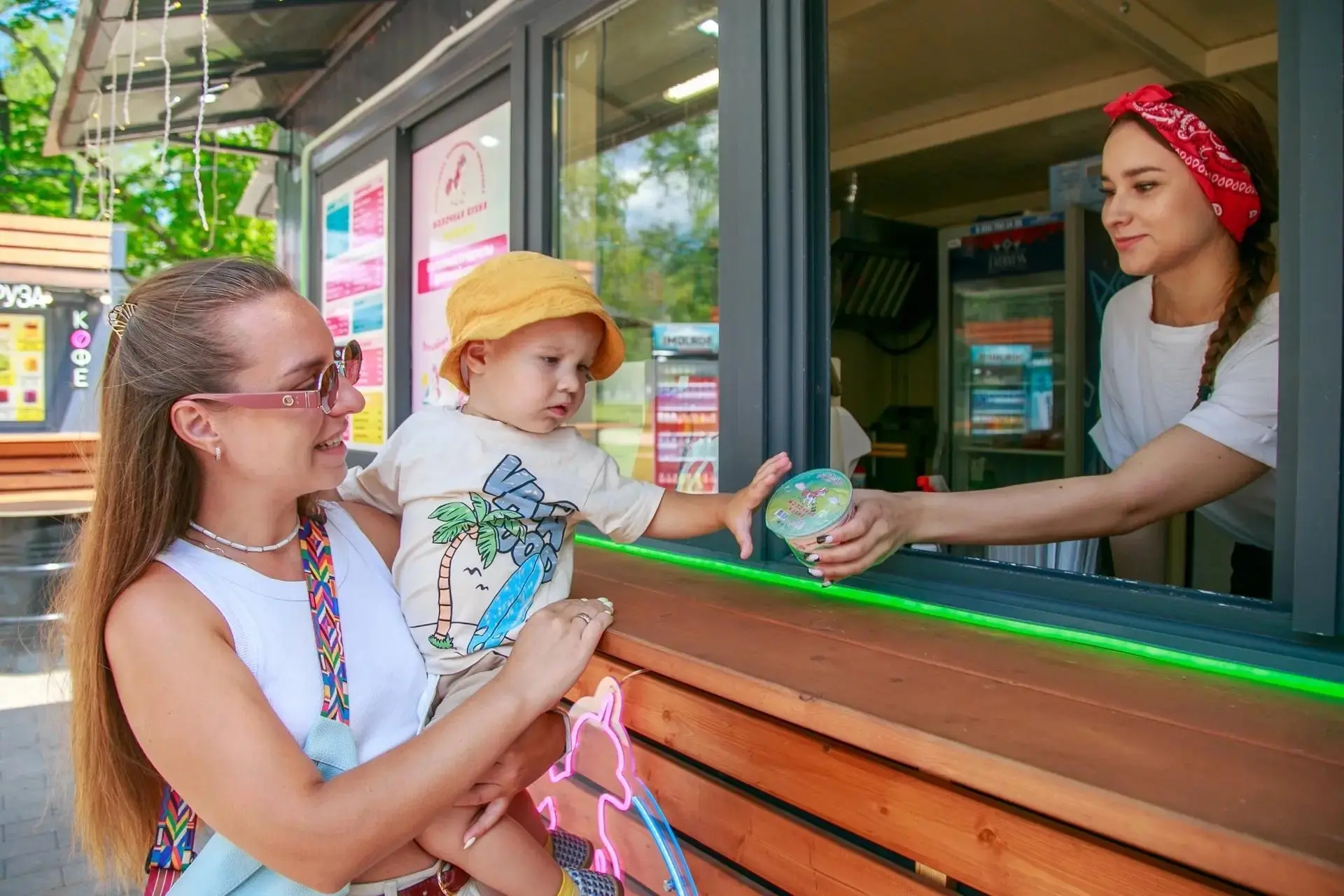 Полезная и натуральная продукция «Молочной кухни» — теперь в парке имени 1 Мая! 🥛

Глава Нижнего Но
