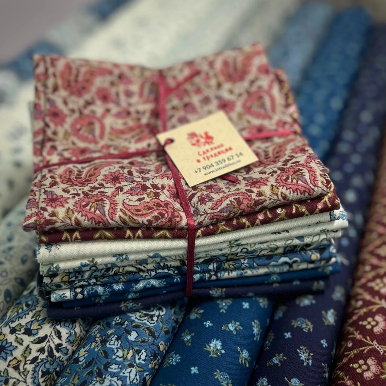 Набор отрезов из коллекции Cottagecore for Michael Miller fabrics.

В наборе 10 отрезов 50*55 см.

✂