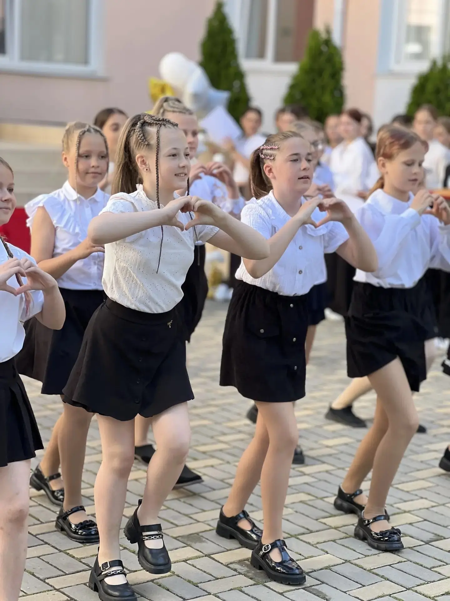 25.05.2026г. Торжественная линейка для учеников средней и старшей школы, посвящённая по...