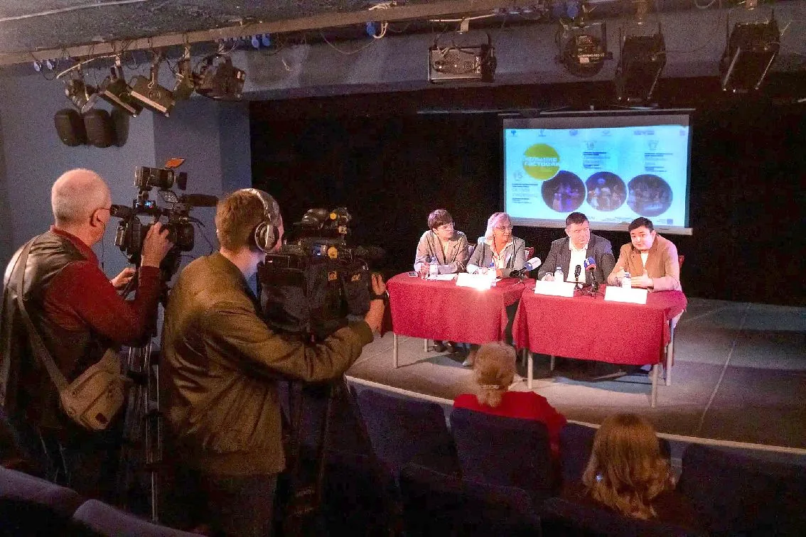 «БОЛЬШИМ ГАСТРОЛЯМ» БЫТЬ!   В Краснодарском краевом театре кукол прошла пресс-конференция по участию