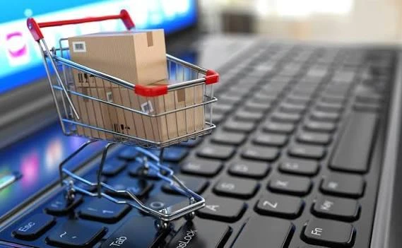 С начала осени продавцам на маркетплейсах и в интернет-магазинах придется прикладывать к товарам под