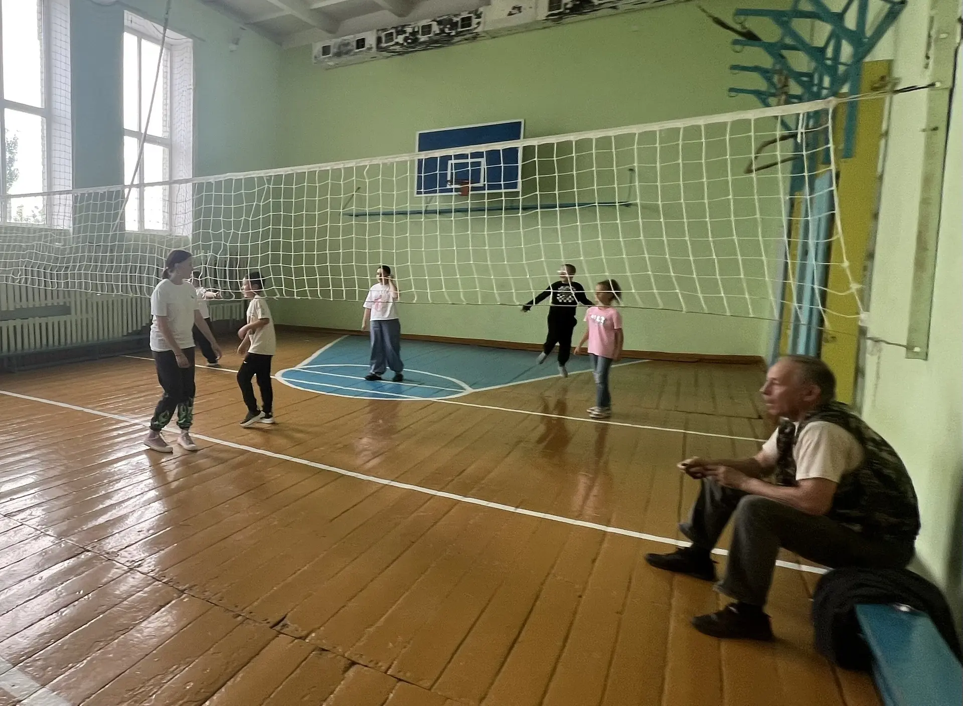 Сегодня в лагере «Радуга» #ГБОУСОШсШилан день начался с мероприятия «Лето в стиле ГТО». Учитель физк