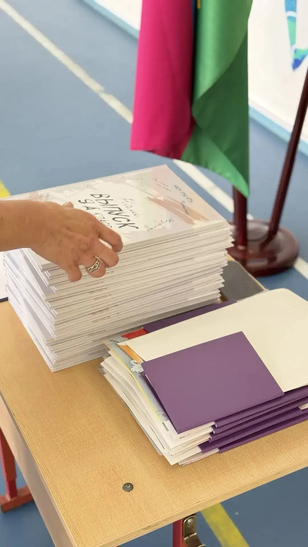 🎓 Торжественный момент: в нашей школе вручили аттестаты выпускникам! 🎉

Сегодня для наших ребят на