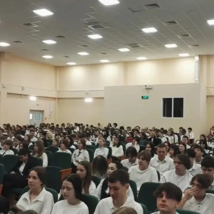 🩺 В школе №107 прошла лекция о профилактике туберкулёза  Состоялась встреча старшеклассников с врачо