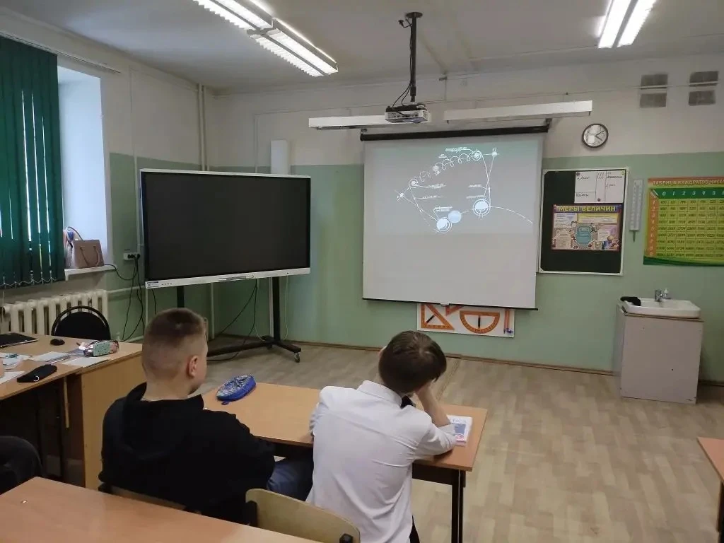 🌍 В честь Дня космонавтики для учащихся 7–9 классов был организован просмотр увлекательных фильмов, 