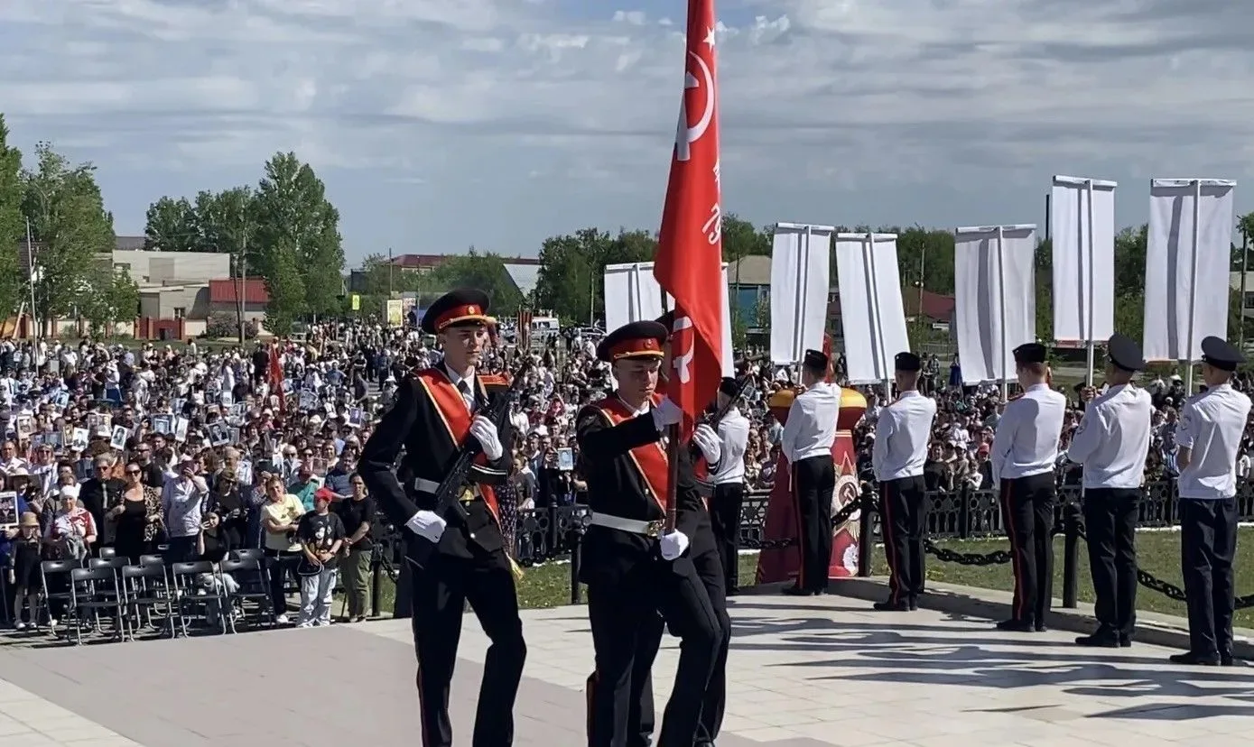 📌9 мая, в День Победы,🎉 кадеты  приняли участие в торжественном митинге-концерте «Гол...