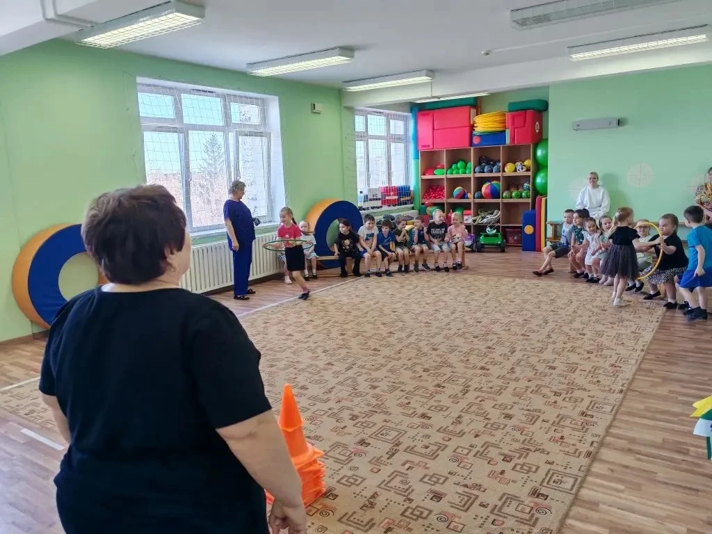 В нашем детском саду прошли тематические спортивные развлечения, посвященные дню космон...