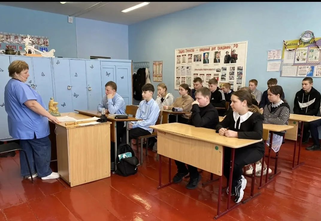 Сотрудник ФАПа Куприянова Е. Н. провела в нашей школе беседу на тему «Слух и зрение». 👁👂