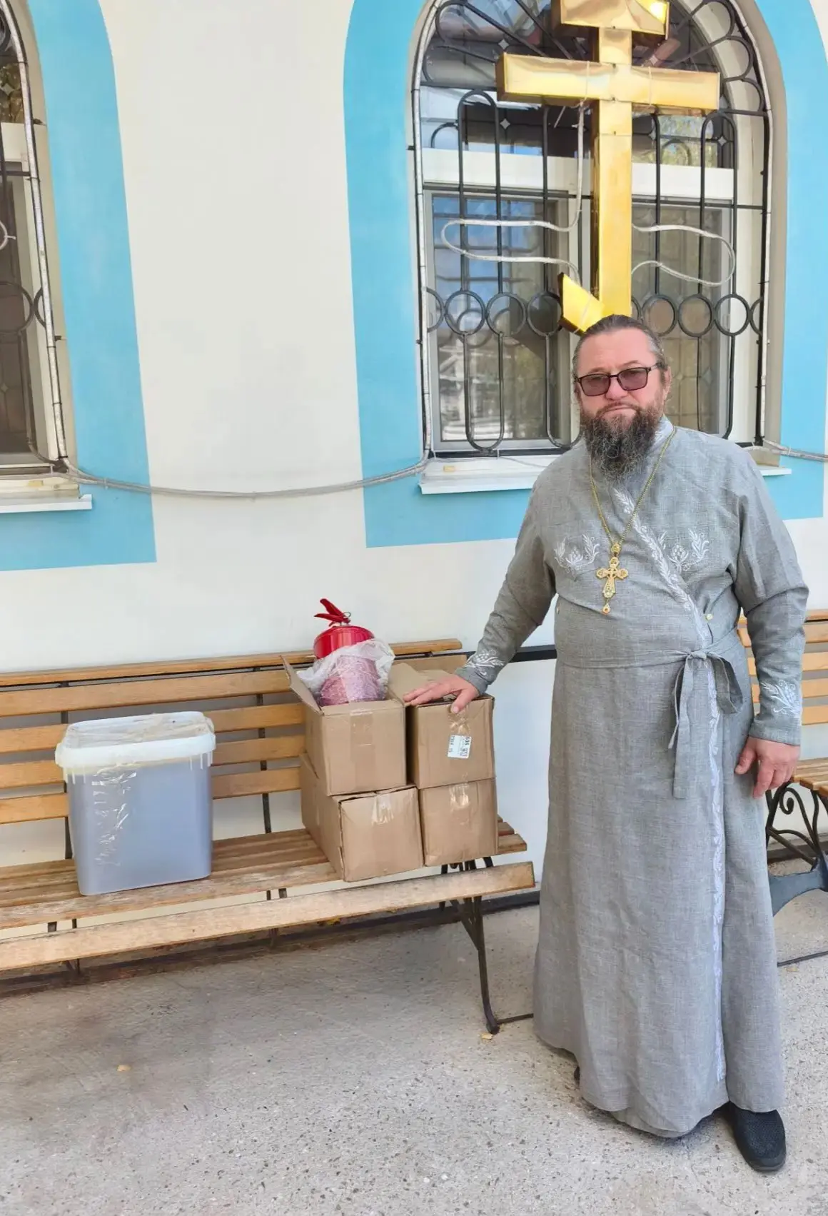 Храмы помогают.