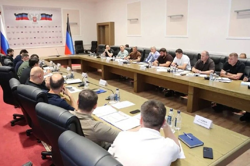 Минстрой и Минэнерго РФ провели в ДНР совещание по подготовке к зиме

В ДНР планируют заменить 331,8