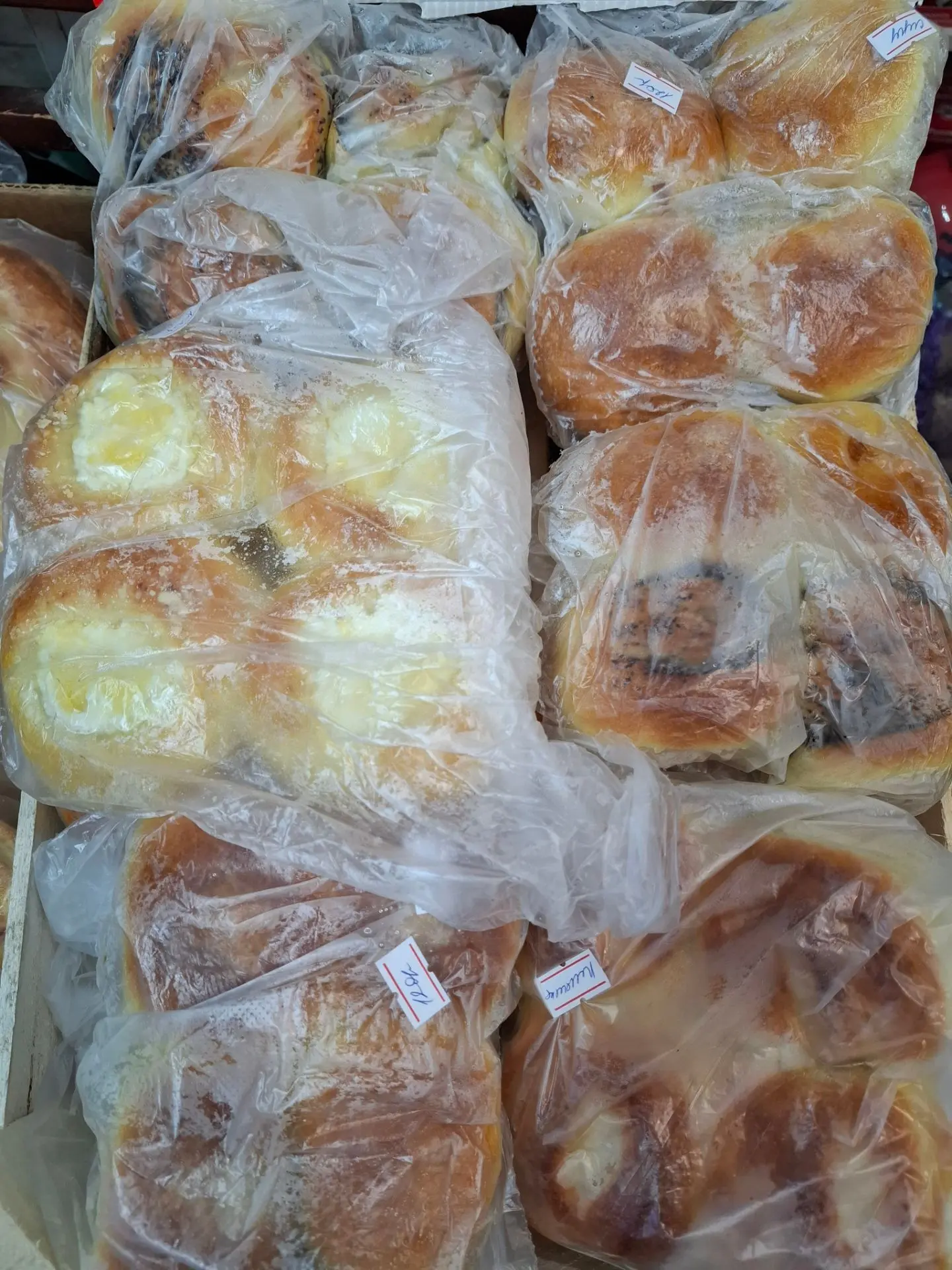 Горячие булочки на Донковцева 🥐
