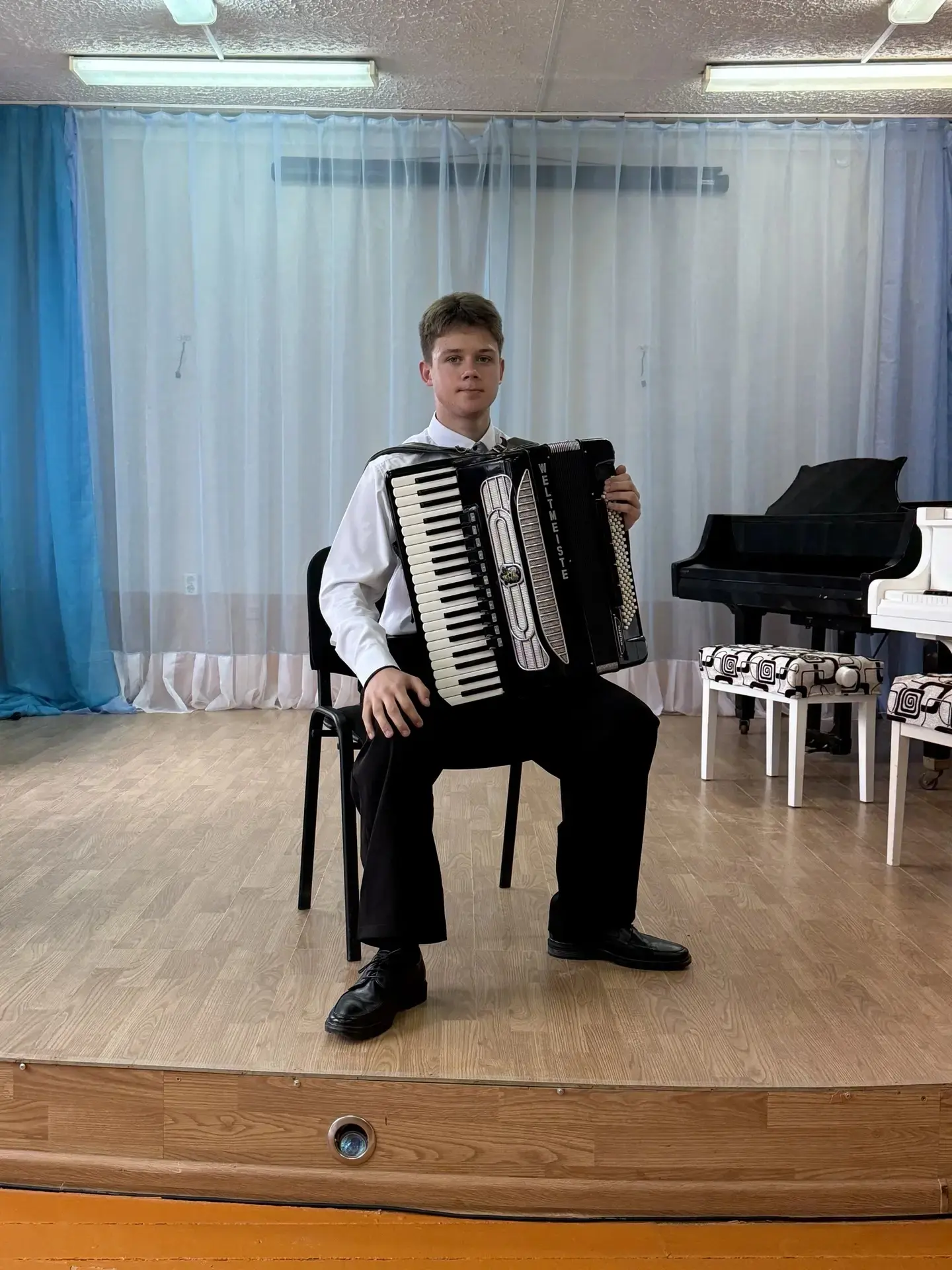 Русская душа в звуках мехов и кнопок 🎼🪗🎼