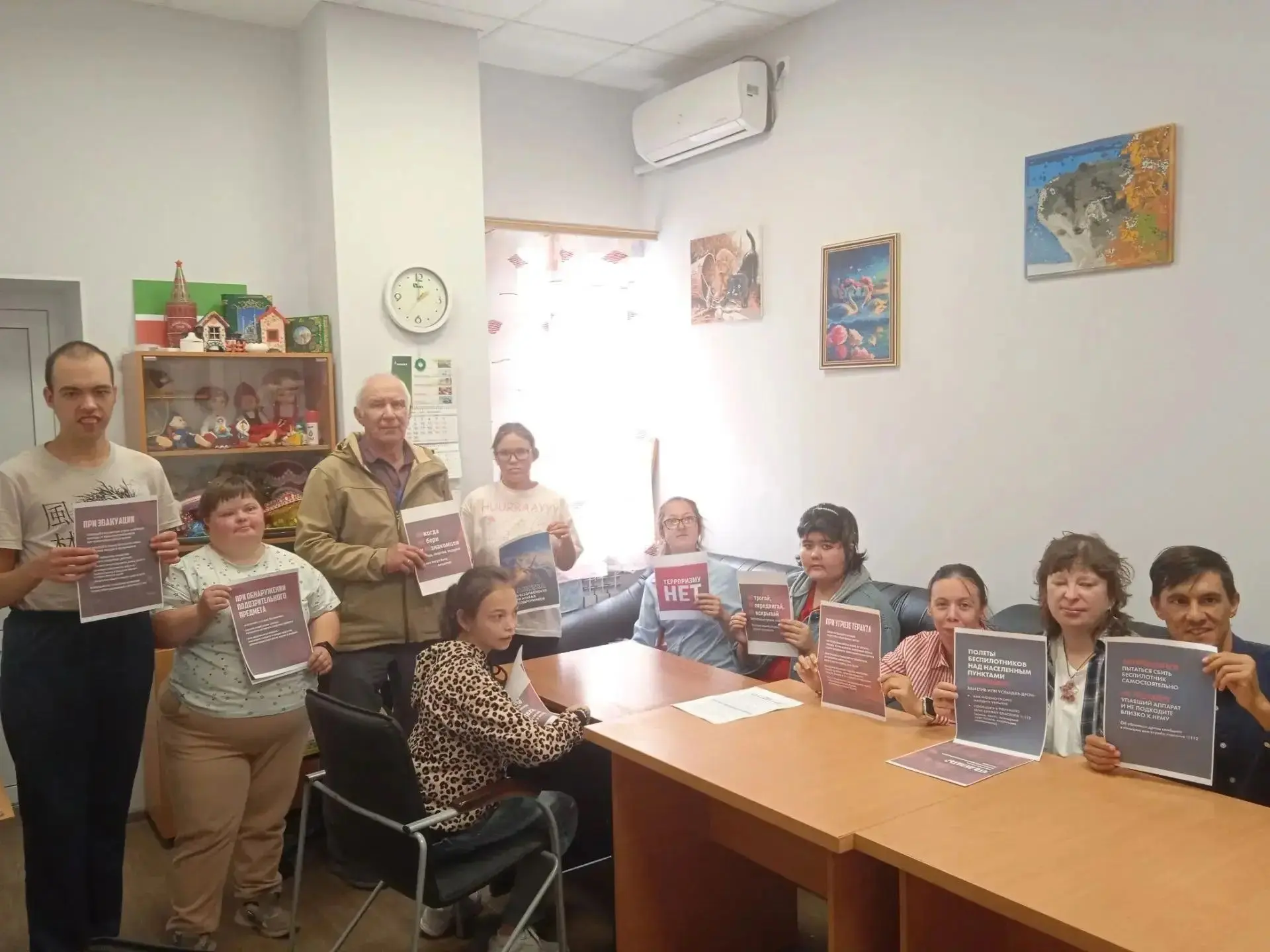 В рамках декадника «Экстремизму – Нет!» сегодня в отделении дневного пребывания Центра ...