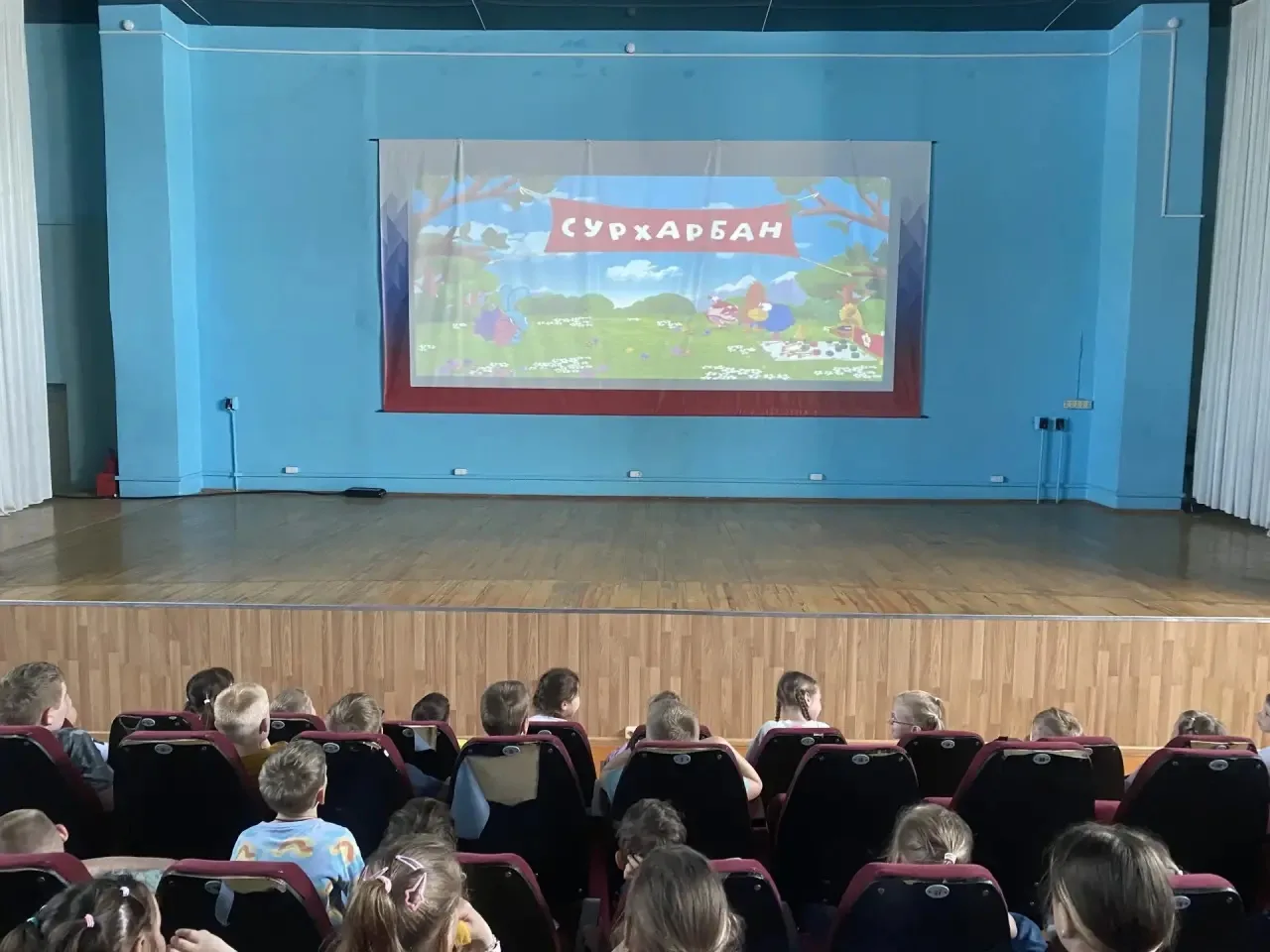 Как прошёл день в пришкольном лагере «Радуга»? Ярко, познавательно и очень активно!