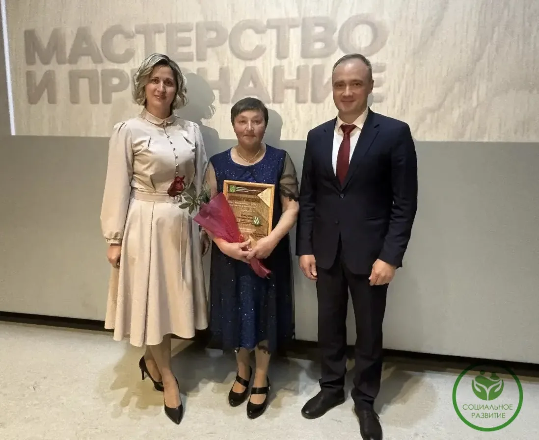🏆В Мурашинском округе отметили передовиков производства — среди них наша коллега Южани...