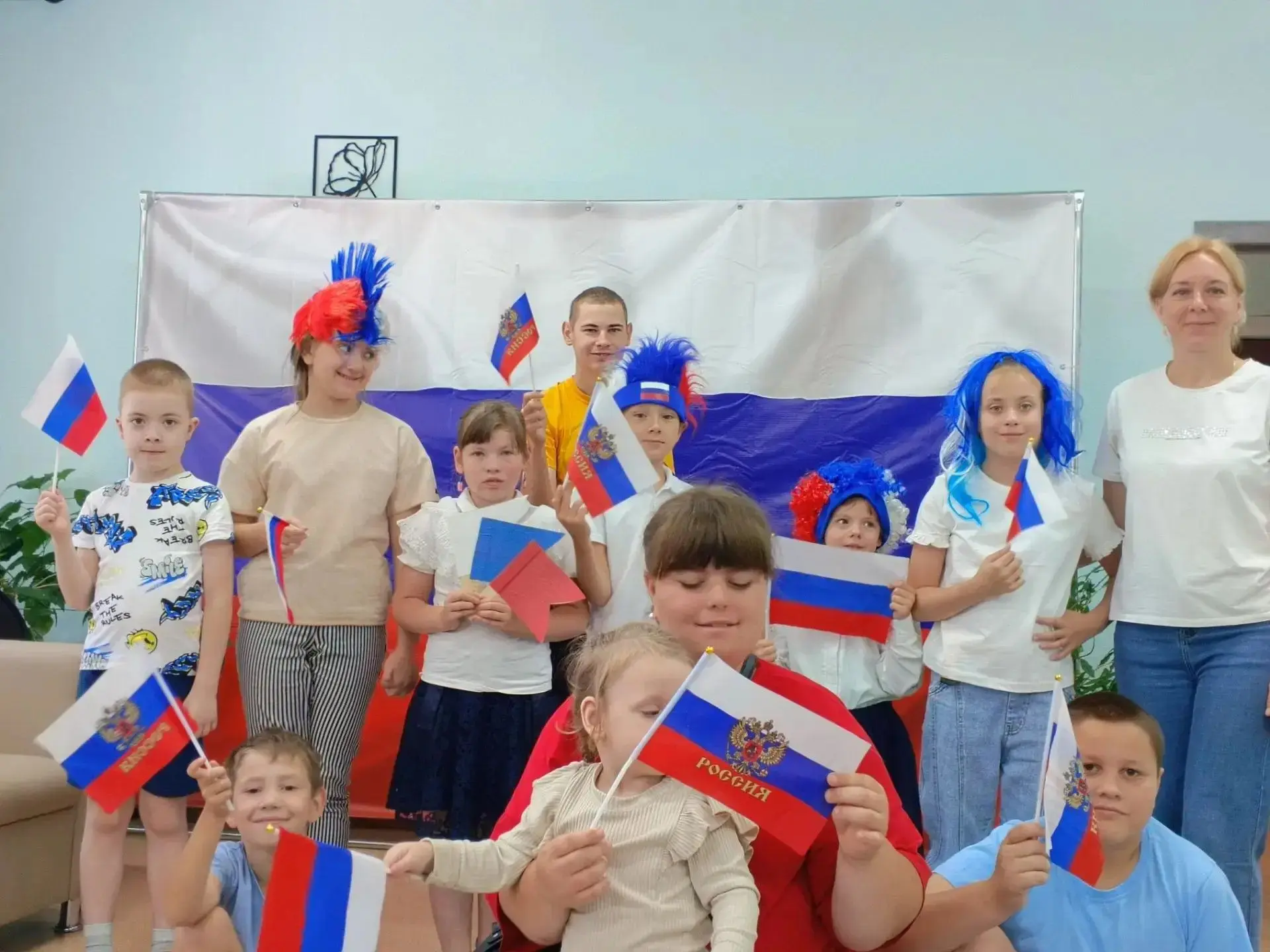 Юные патриоты отметили День государственного флага!