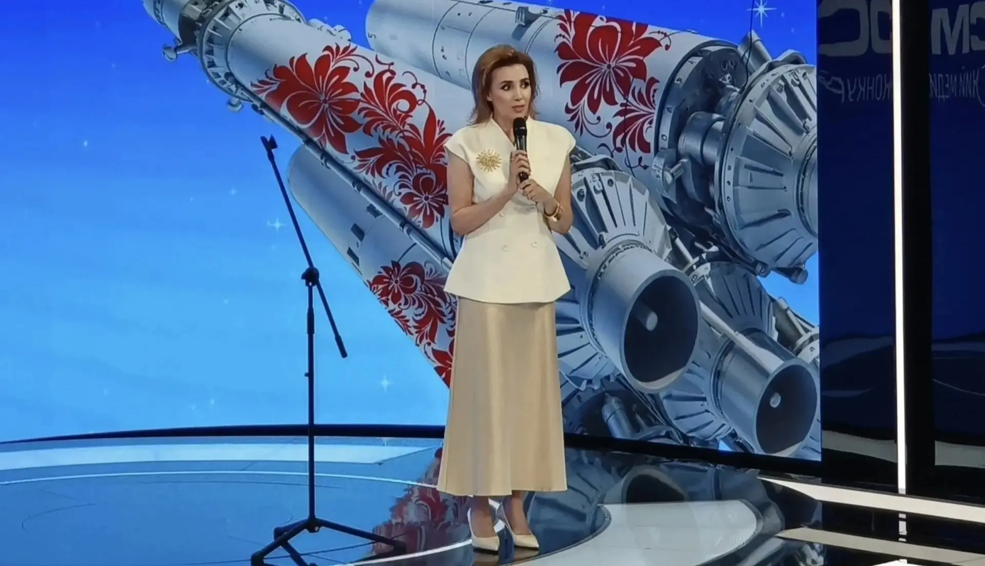Елена Крылова вновь в пятерке лидеров популярных депутатов Самарской губдумы в соцсетях...