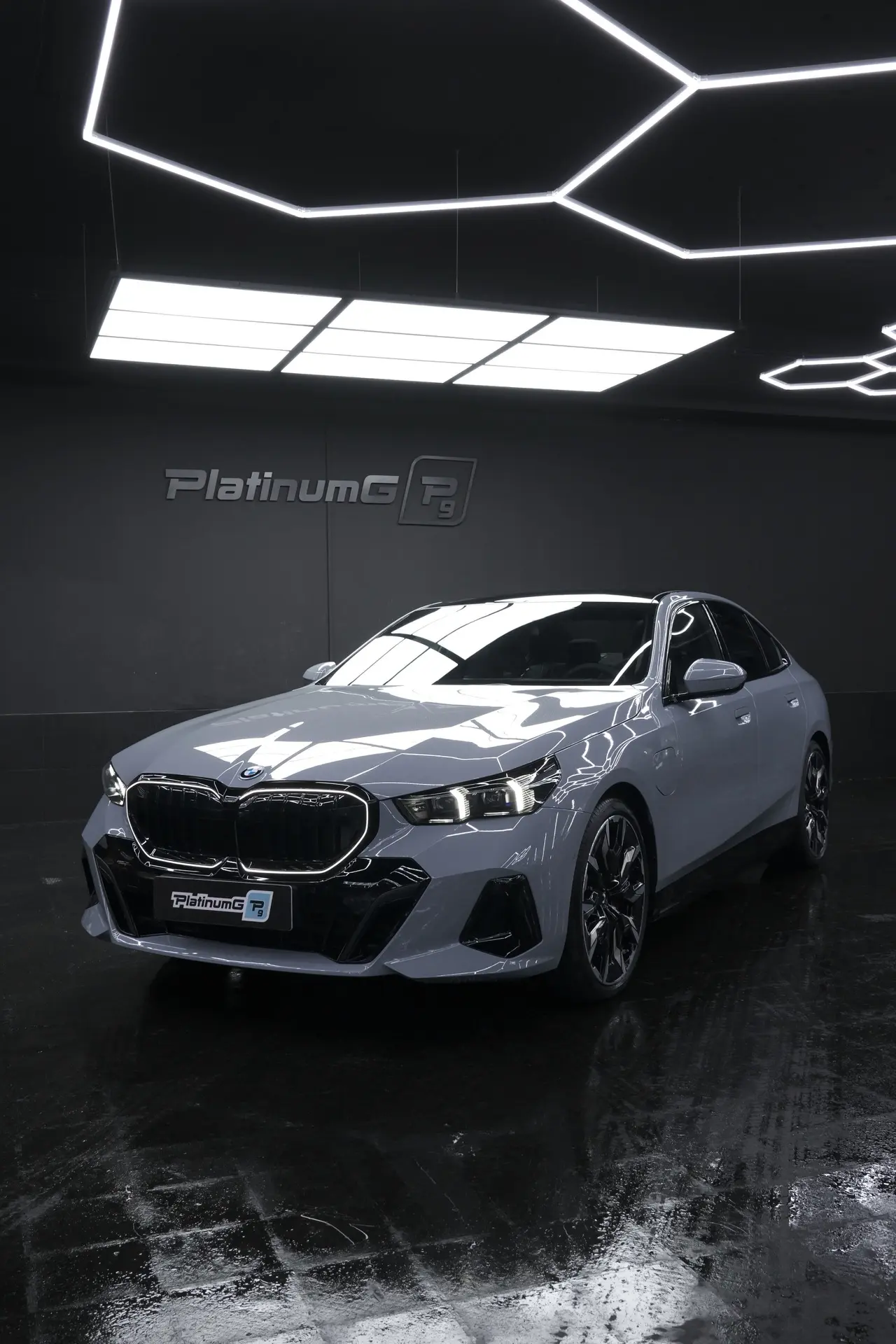 BMW 5 в PlatinumG Парк Победы  😍
