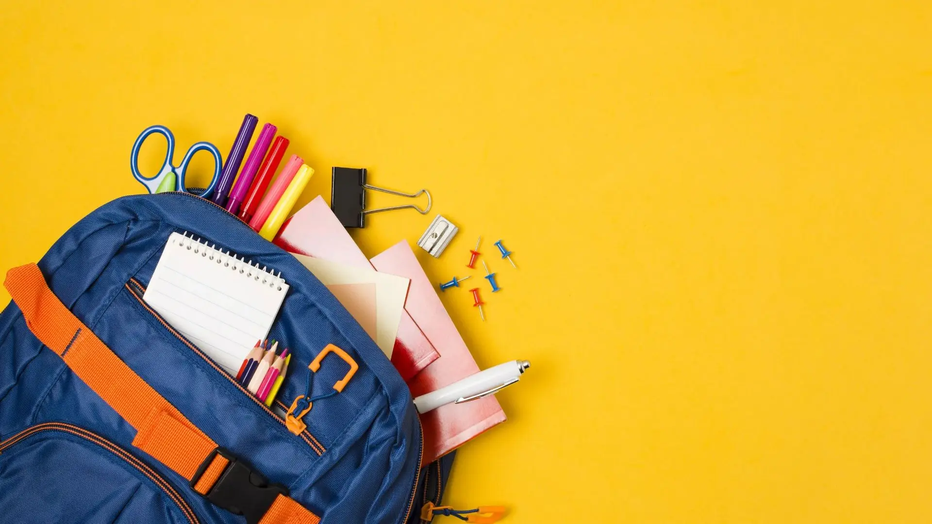 🎒 Август постепенно подходит к концу, а это значит — совсем скоро новый учебный год.