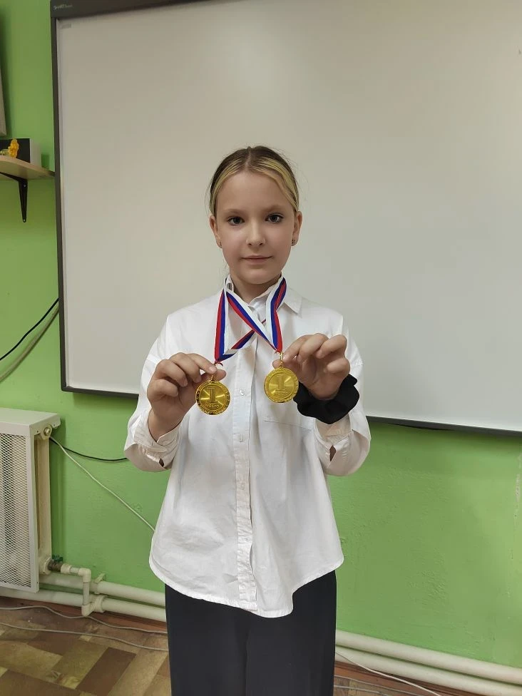 👉3 мая ученица 3е класса Канищева Олеся в составе средней группы студии современной хореографии "Выс